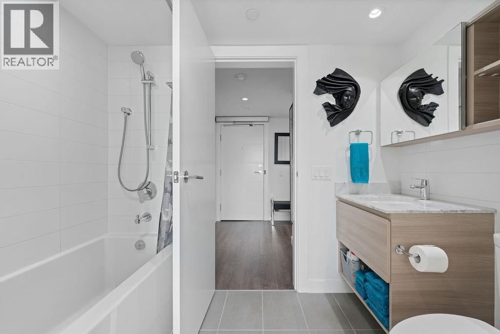 1901 988 QUAYSIDE DRIVE, New Westminster