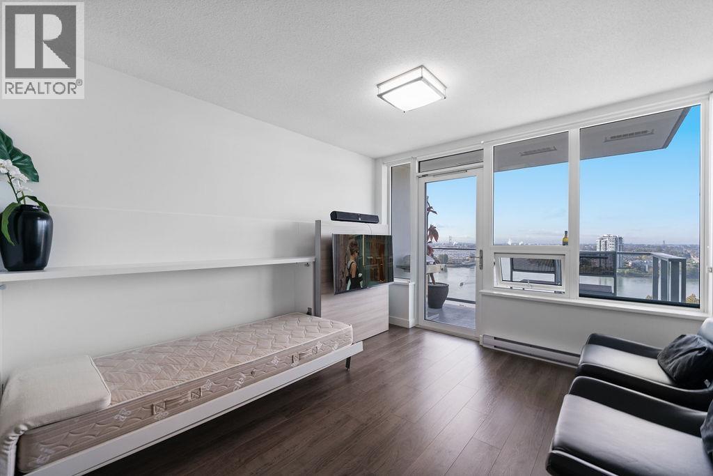 1901 988 QUAYSIDE DRIVE, New Westminster