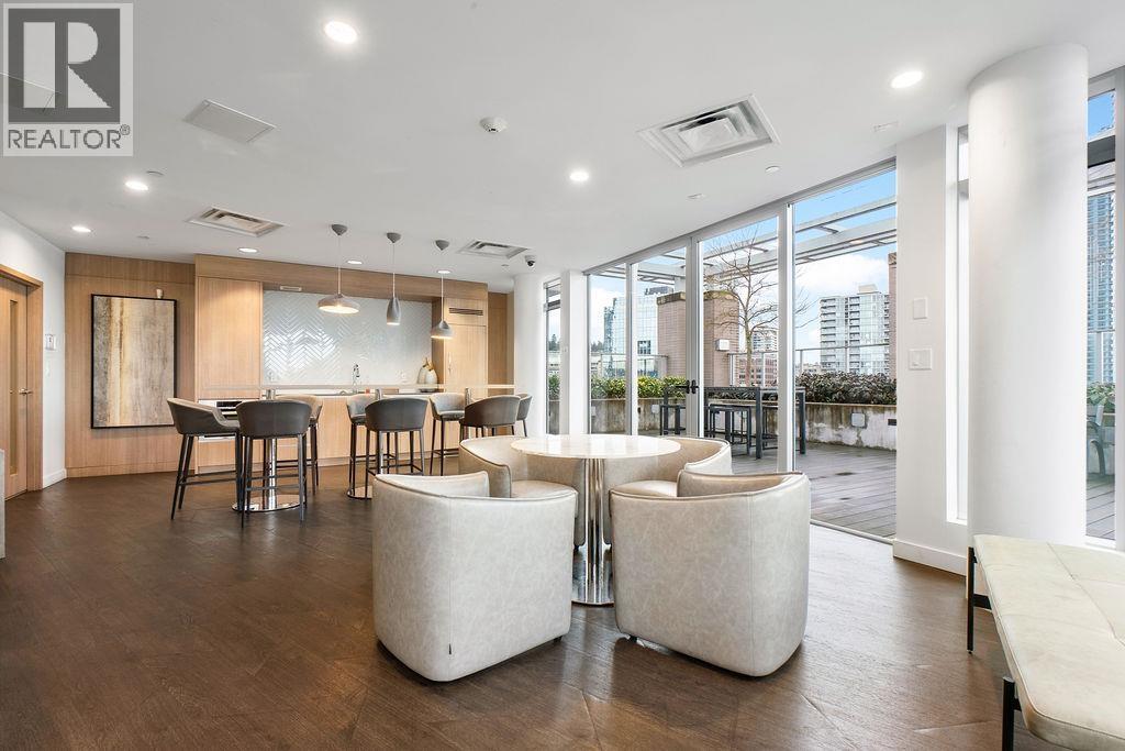 1901 988 QUAYSIDE DRIVE, New Westminster