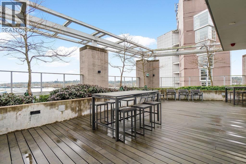 1901 988 QUAYSIDE DRIVE, New Westminster