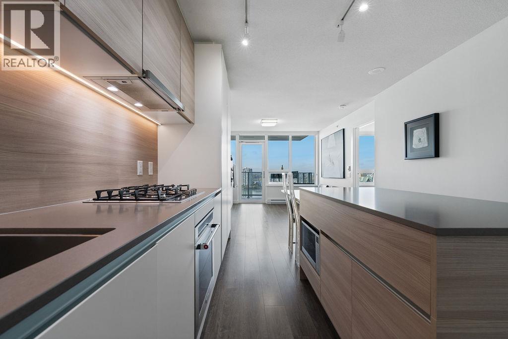 1901 988 QUAYSIDE DRIVE, New Westminster