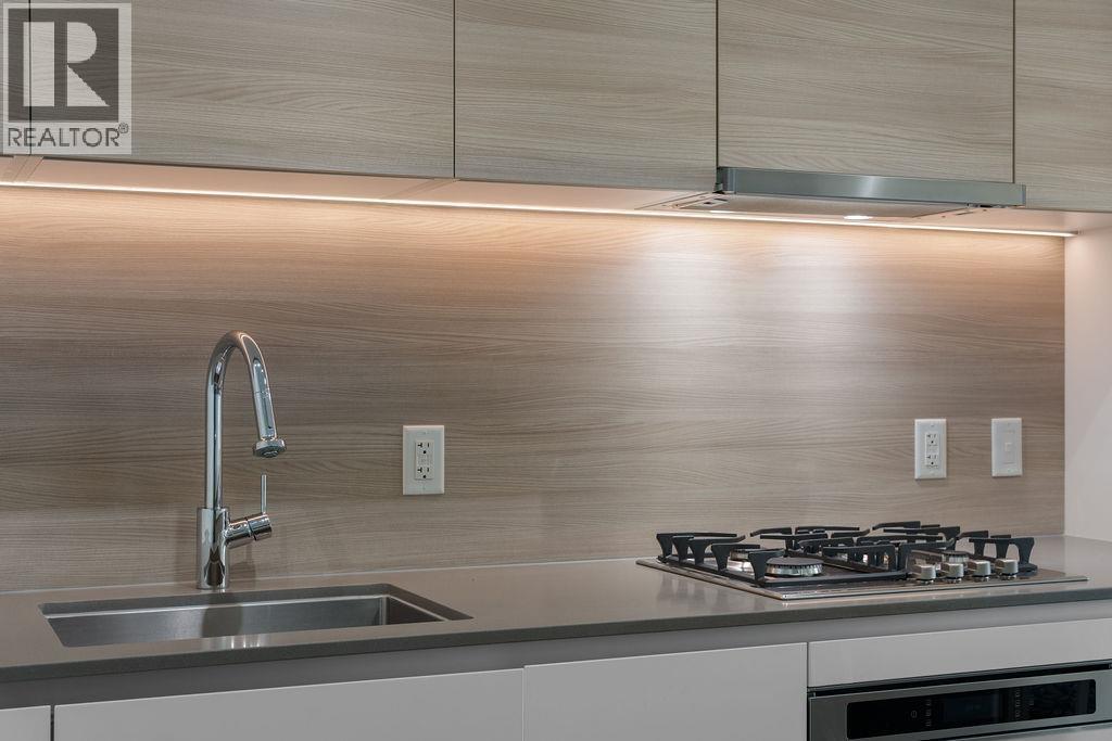 1901 988 QUAYSIDE DRIVE, New Westminster