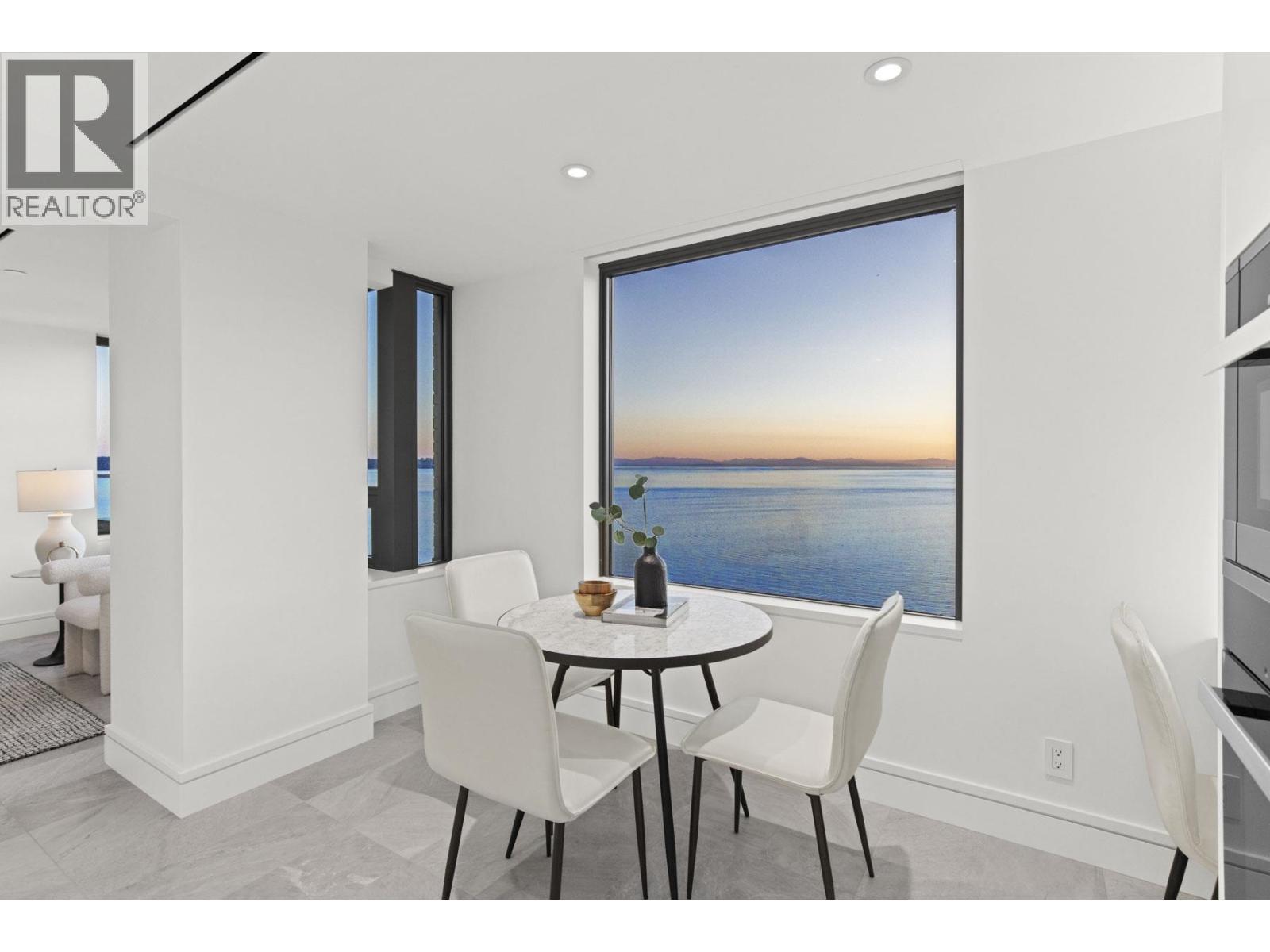 12 2250 BELLEVUE AVENUE, West Vancouver