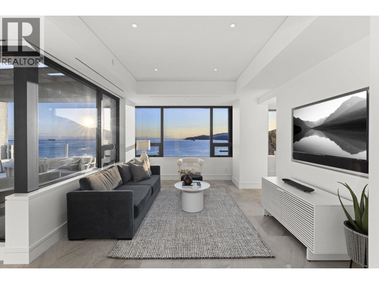 12 2250 BELLEVUE AVENUE, West Vancouver