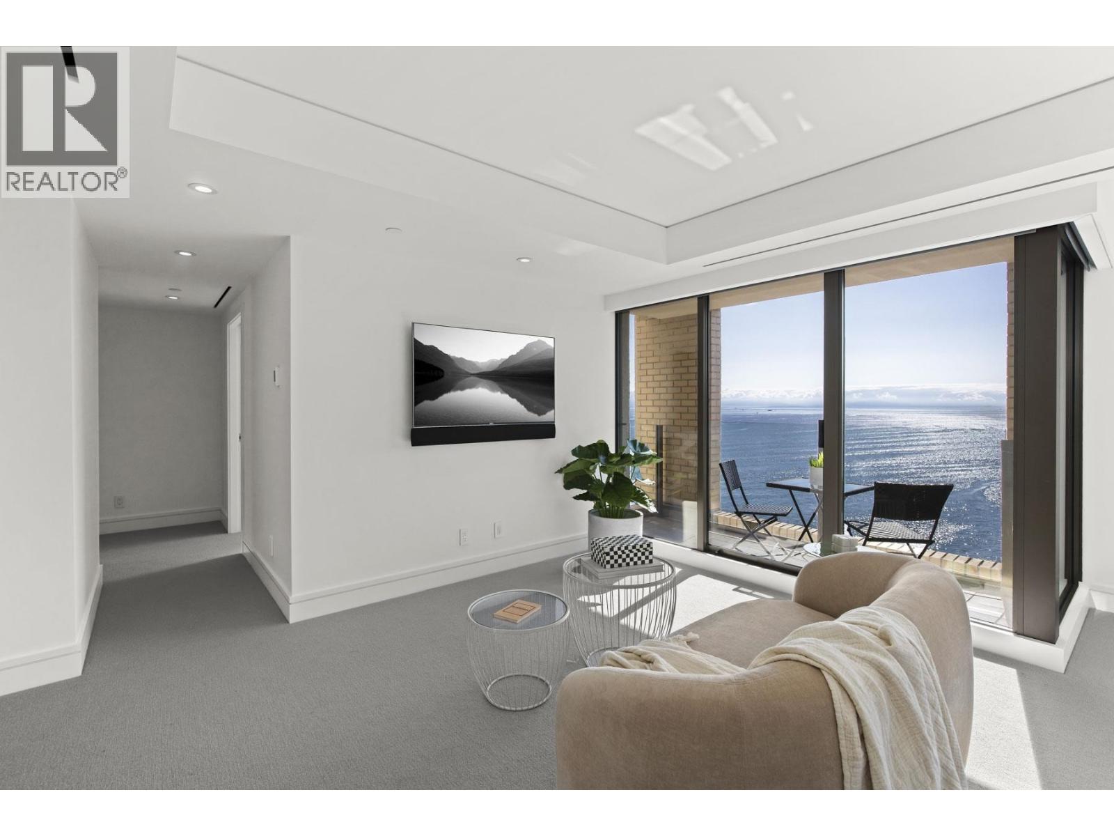 12 2250 BELLEVUE AVENUE, West Vancouver