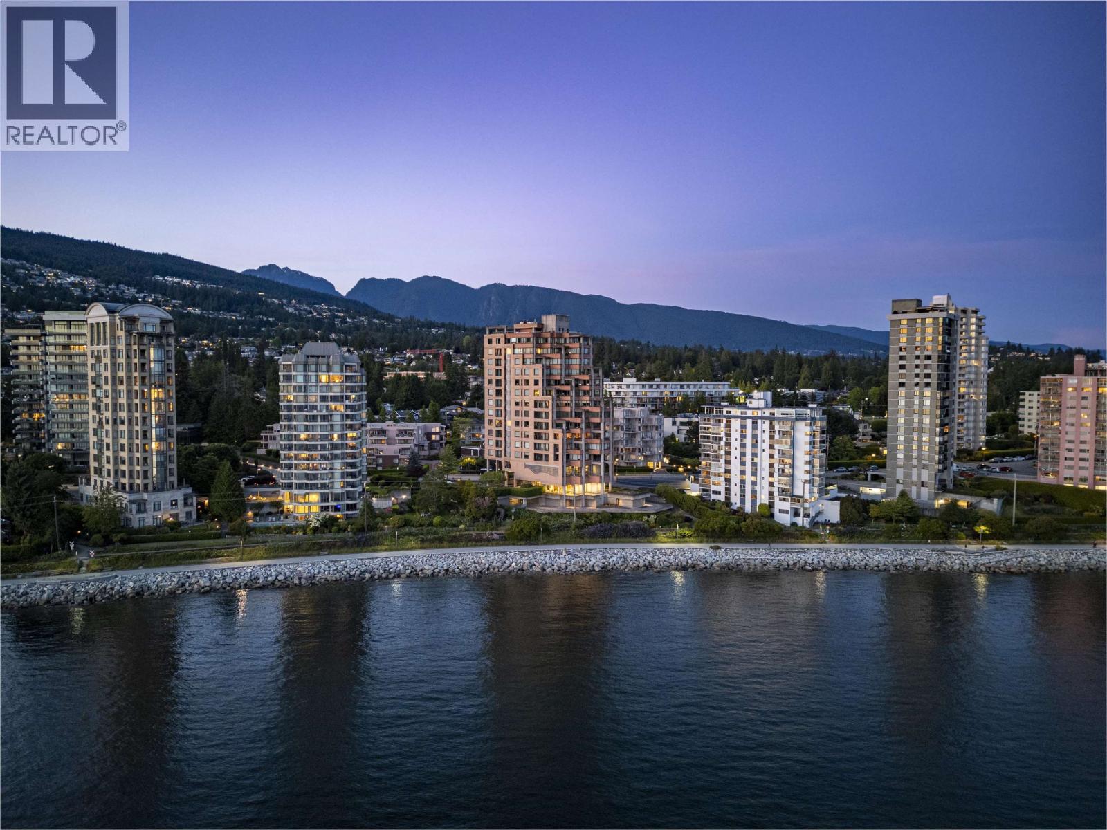 12 2250 BELLEVUE AVENUE, West Vancouver