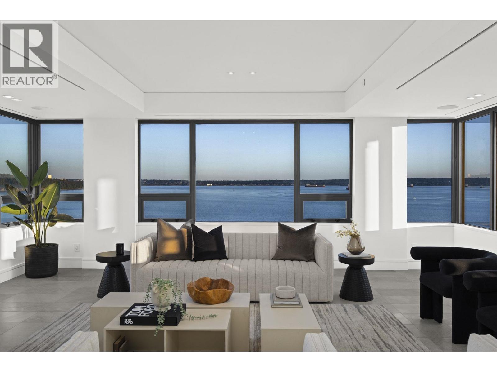 12 2250 BELLEVUE AVENUE, West Vancouver