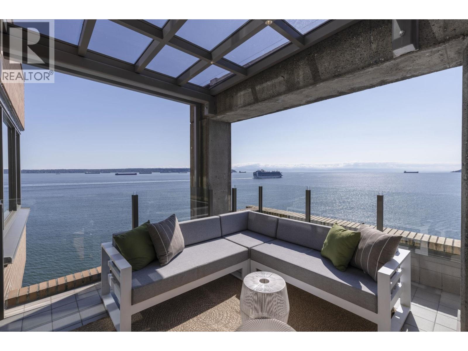 12 2250 BELLEVUE AVENUE, West Vancouver