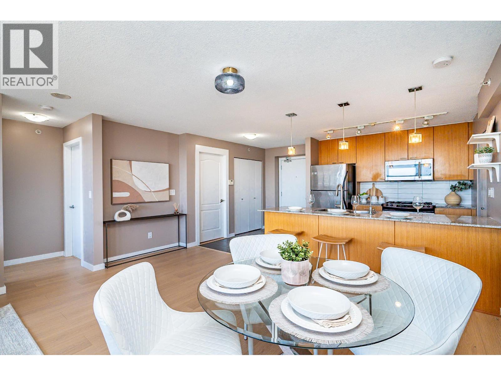 504 39 SIXTH STREET, New Westminster