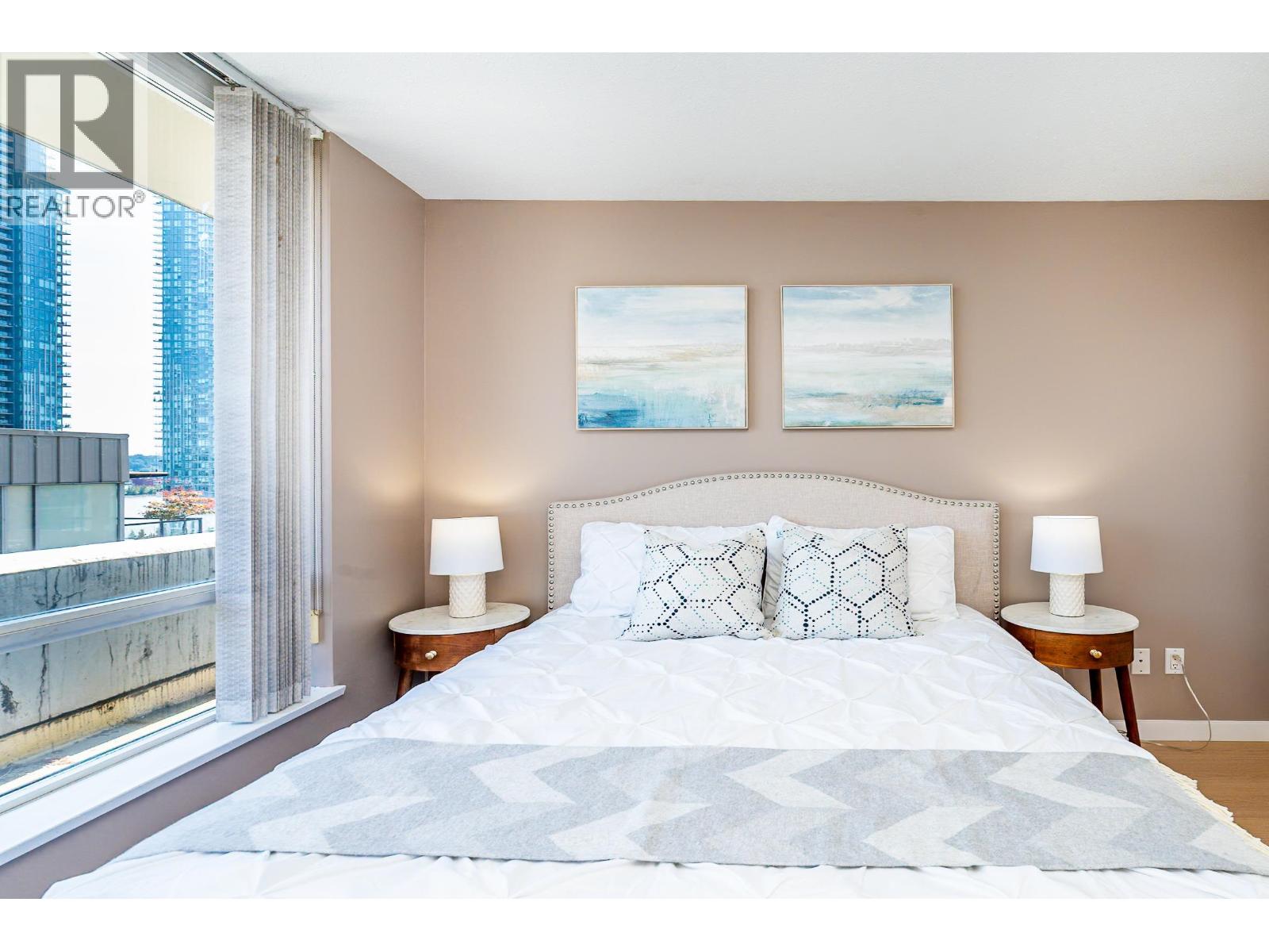 504 39 SIXTH STREET, New Westminster