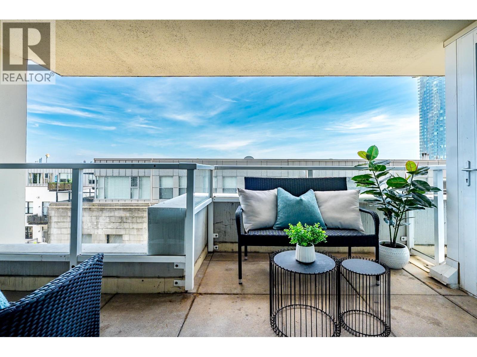 504 39 SIXTH STREET, New Westminster