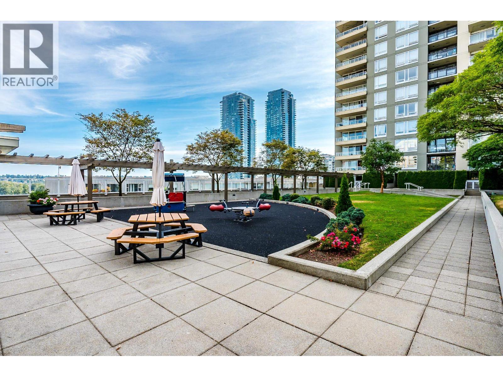 504 39 SIXTH STREET, New Westminster