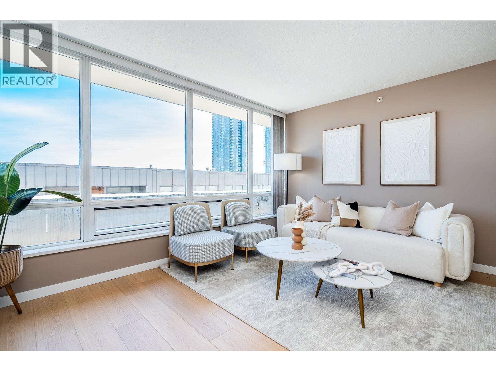 504 39 SIXTH STREET, New Westminster