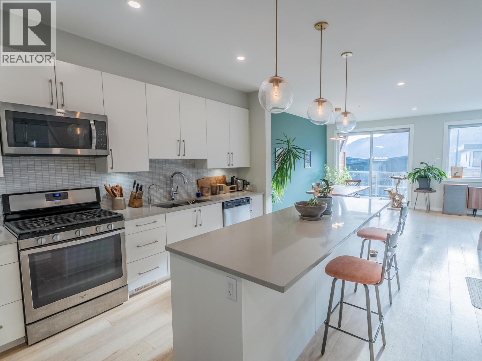 41294 HORIZON DRIVE, Squamish