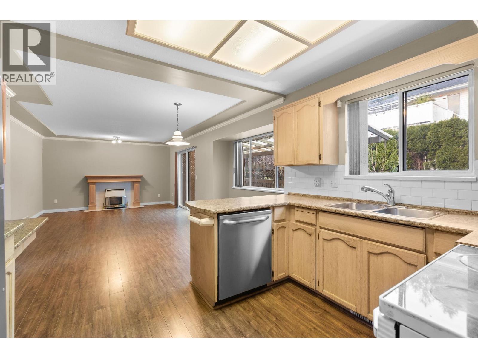 1225 WINDSOR AVENUE, Port Coquitlam