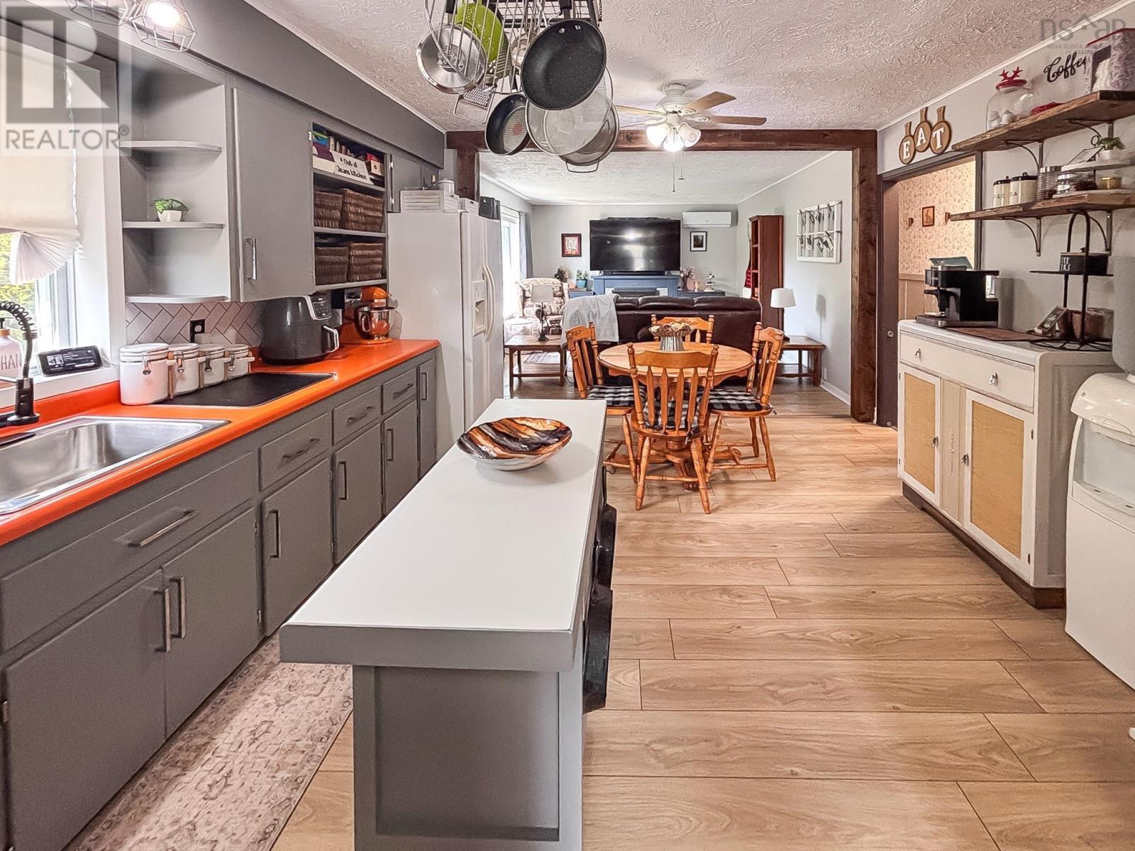 Property 16 of 27 of 4330 Northfield Road