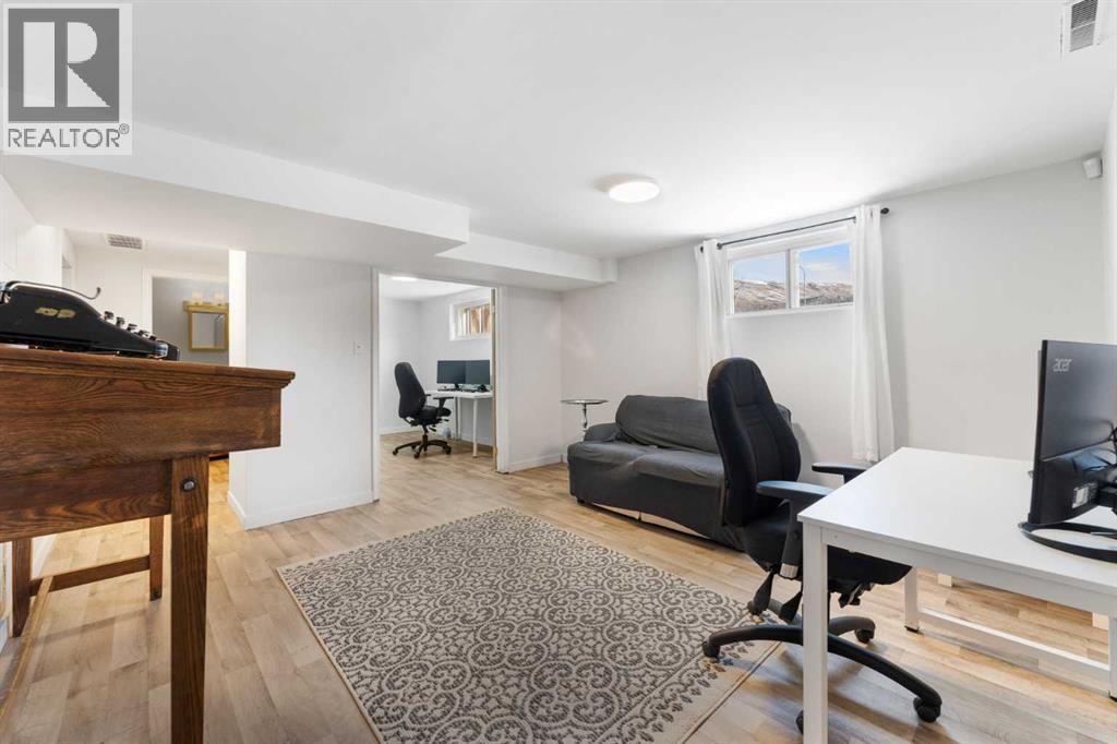 313 Ross Avenue, Cochrane