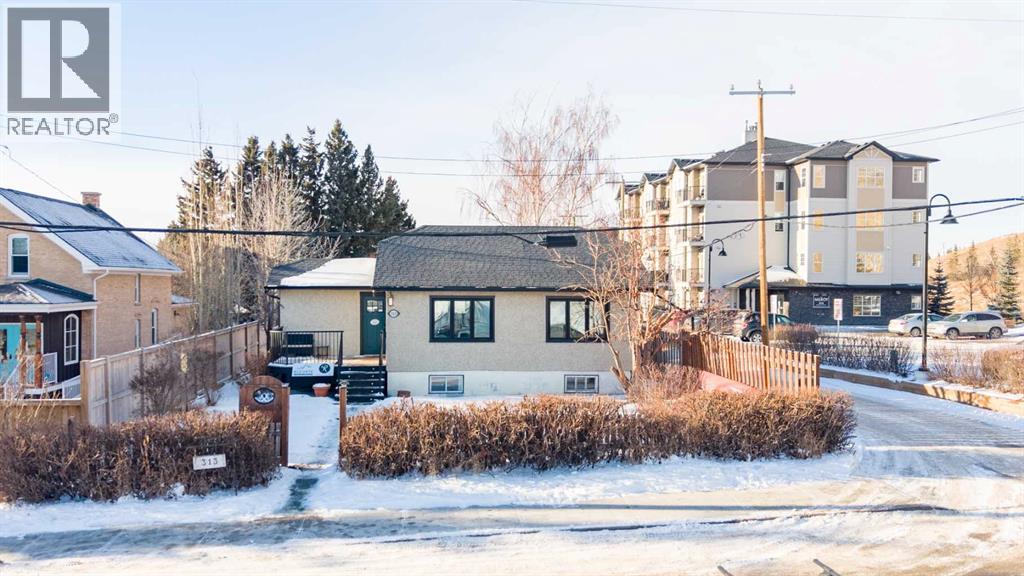 313 Ross Avenue, Cochrane
