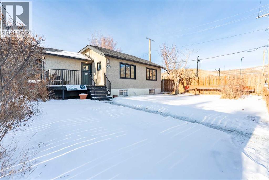 313 Ross Avenue, Cochrane