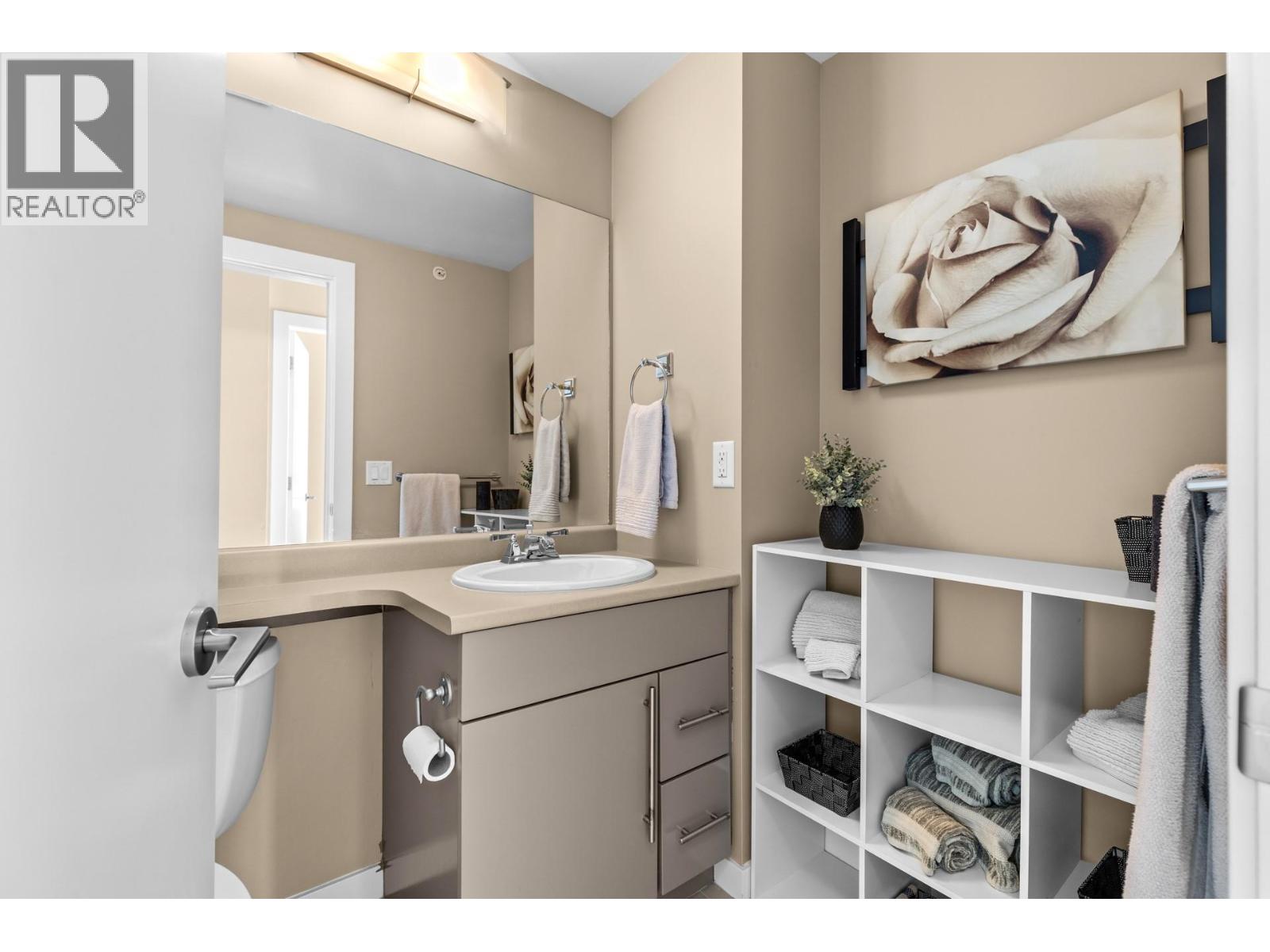 2103 1075 Sunset Drive, Kelowna