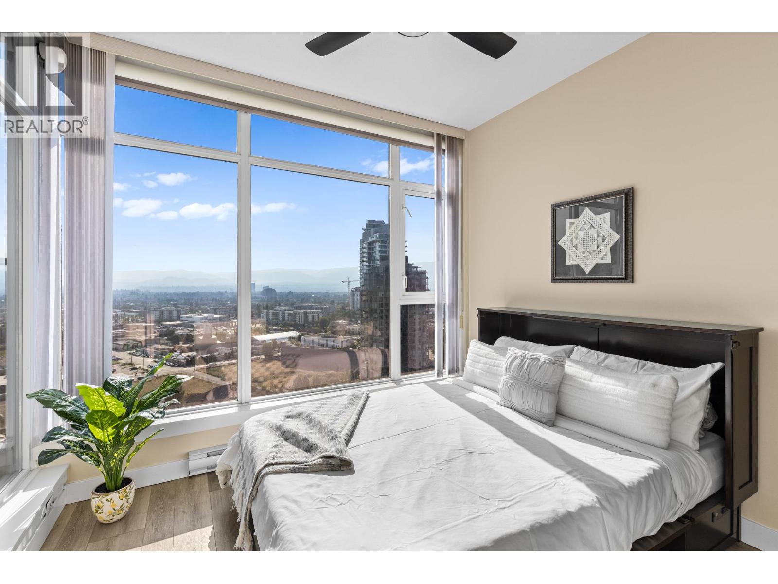 2103 1075 Sunset Drive, Kelowna