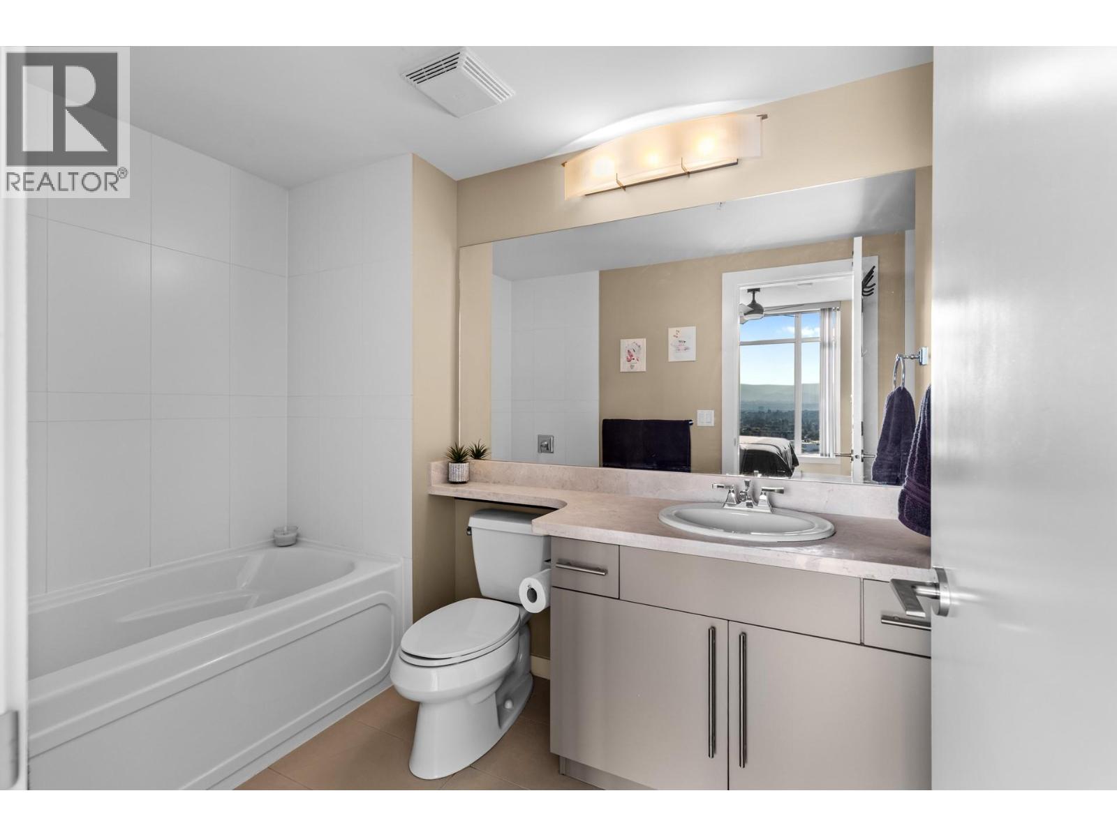 2103 1075 Sunset Drive, Kelowna