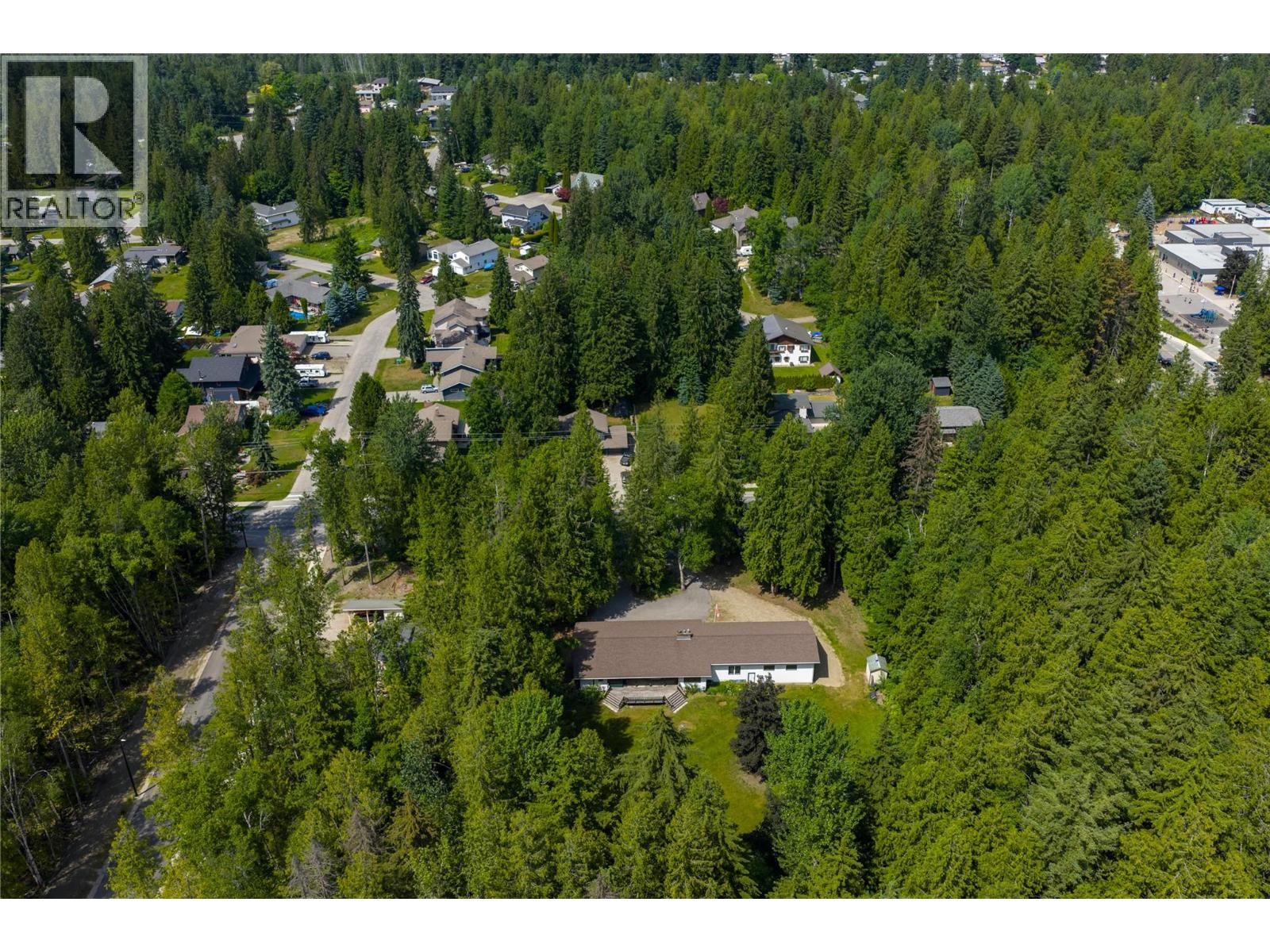 1557 Nichol Road, Revelstoke