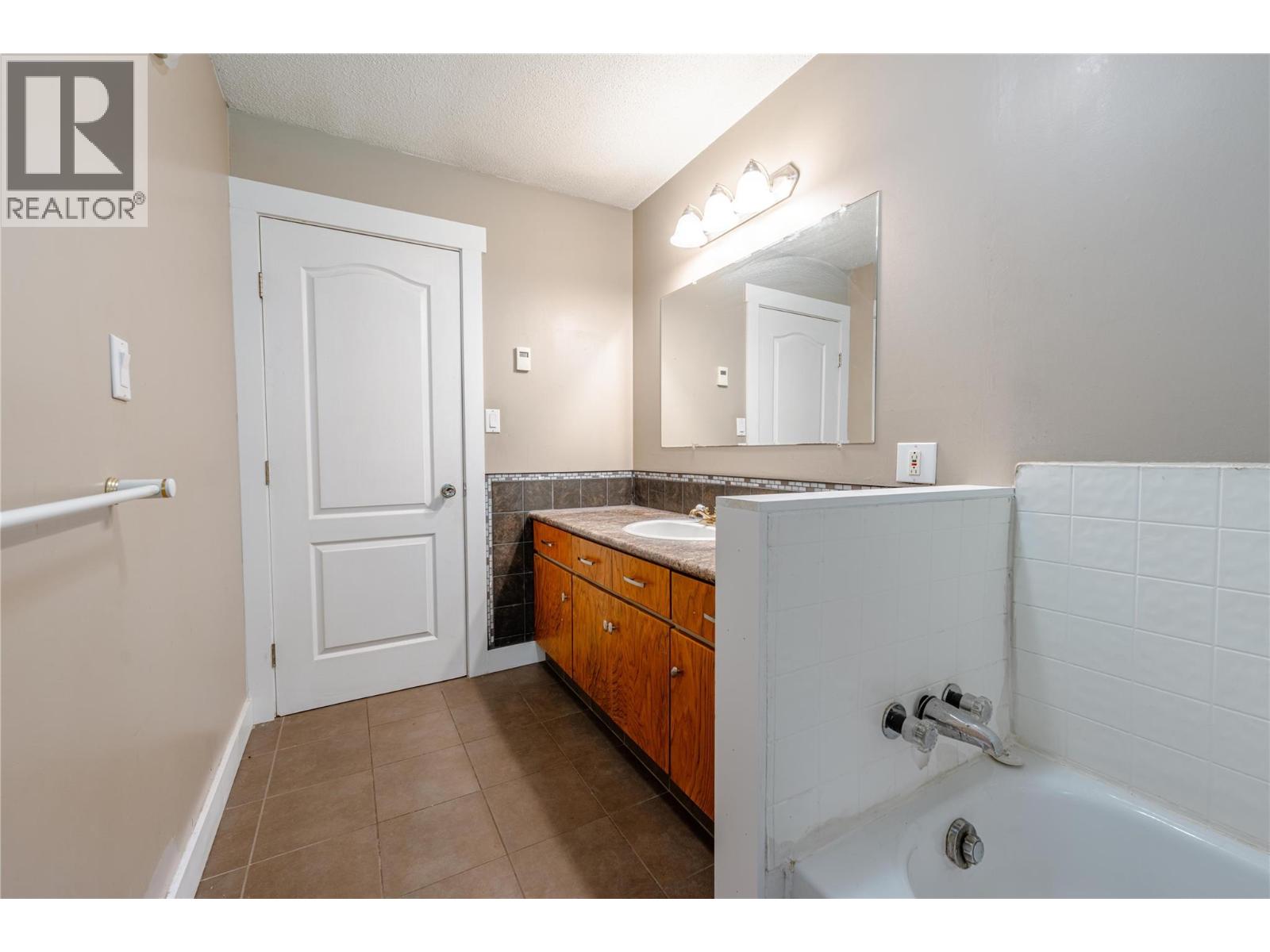 1557 Nichol Road, Revelstoke