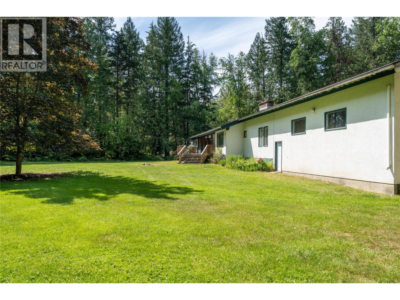 1557 Nichol Road, Revelstoke
