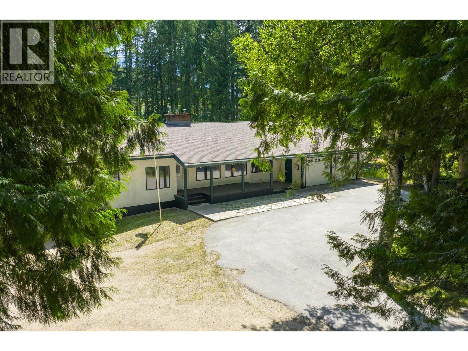 1557 Nichol Road, Revelstoke