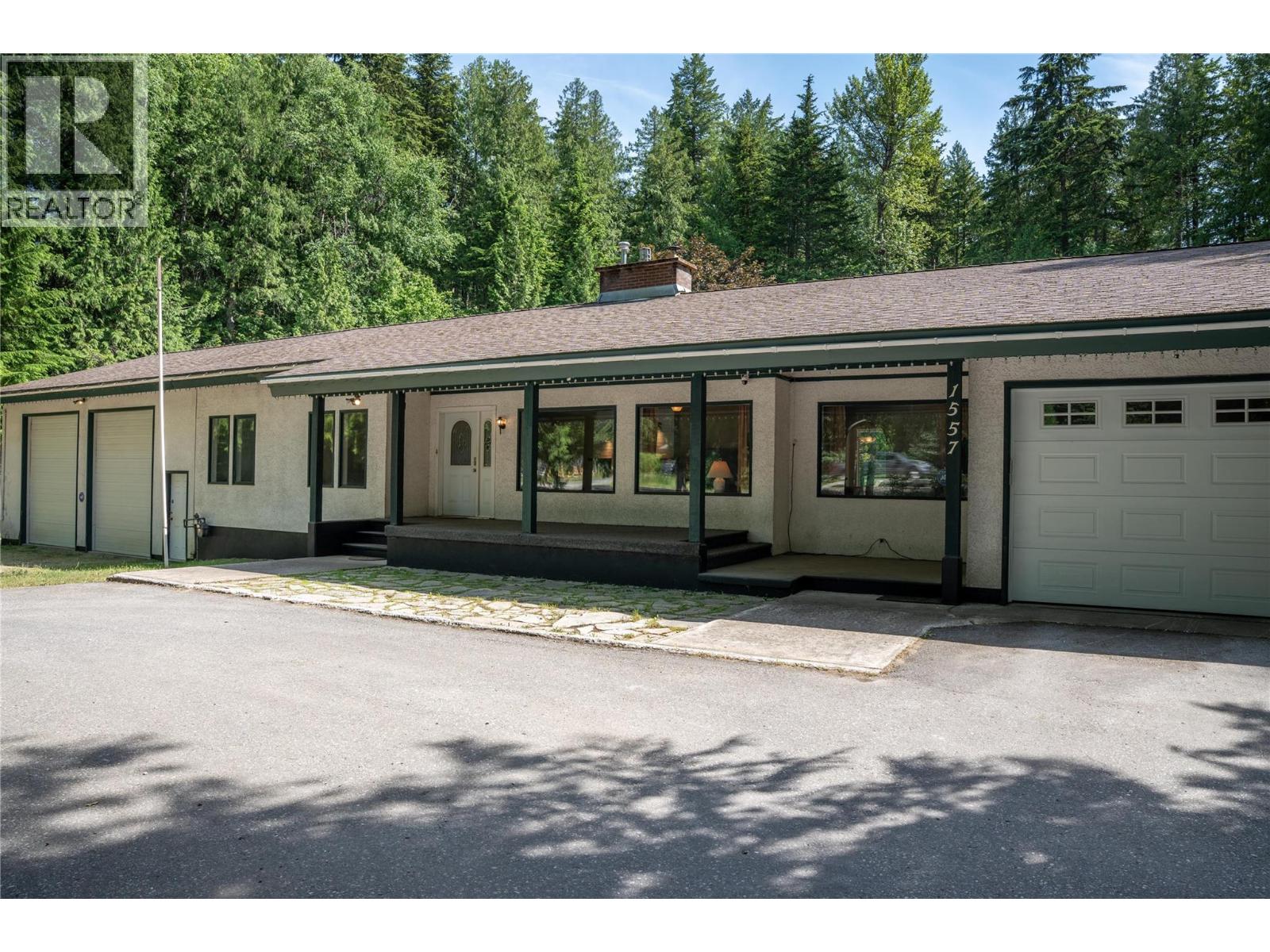 1557 Nichol Road, Revelstoke