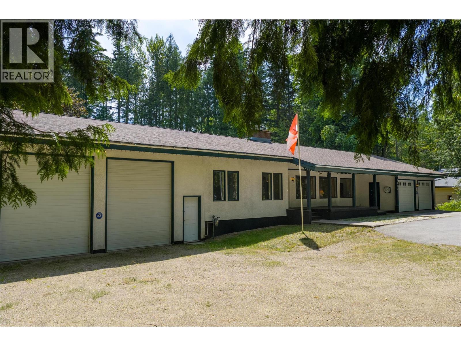 1557 Nichol Road, Revelstoke