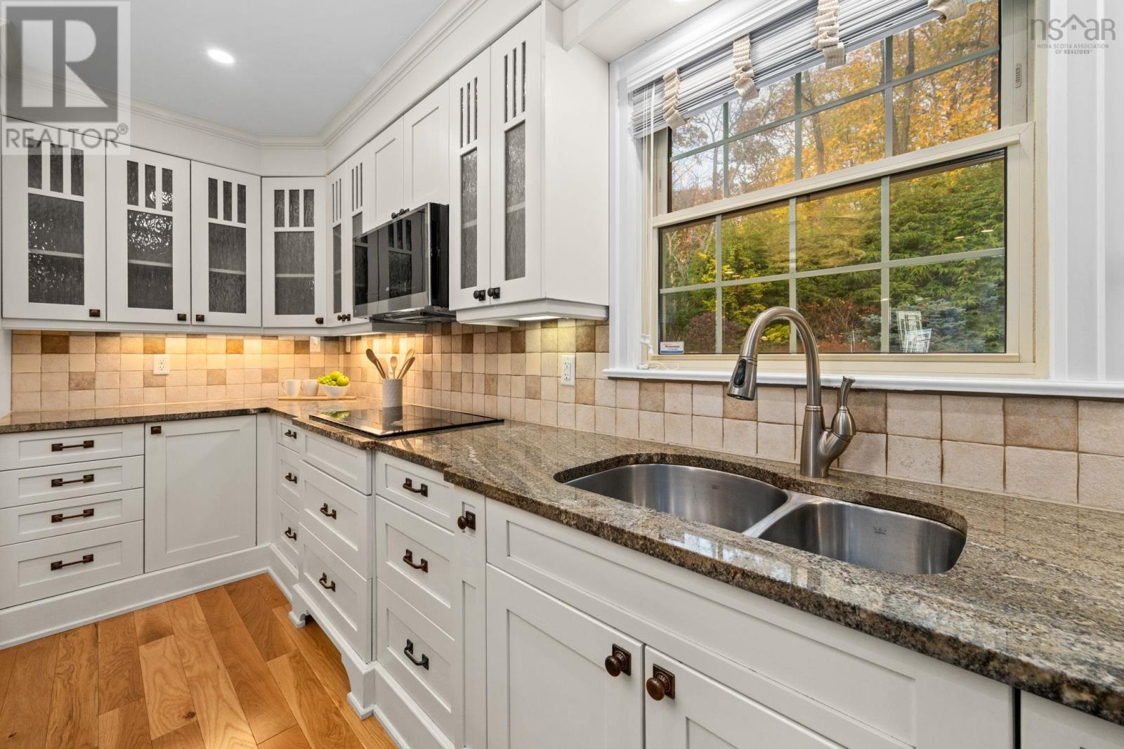 Property 15 of 50 of 1111 Rockcliffe Street