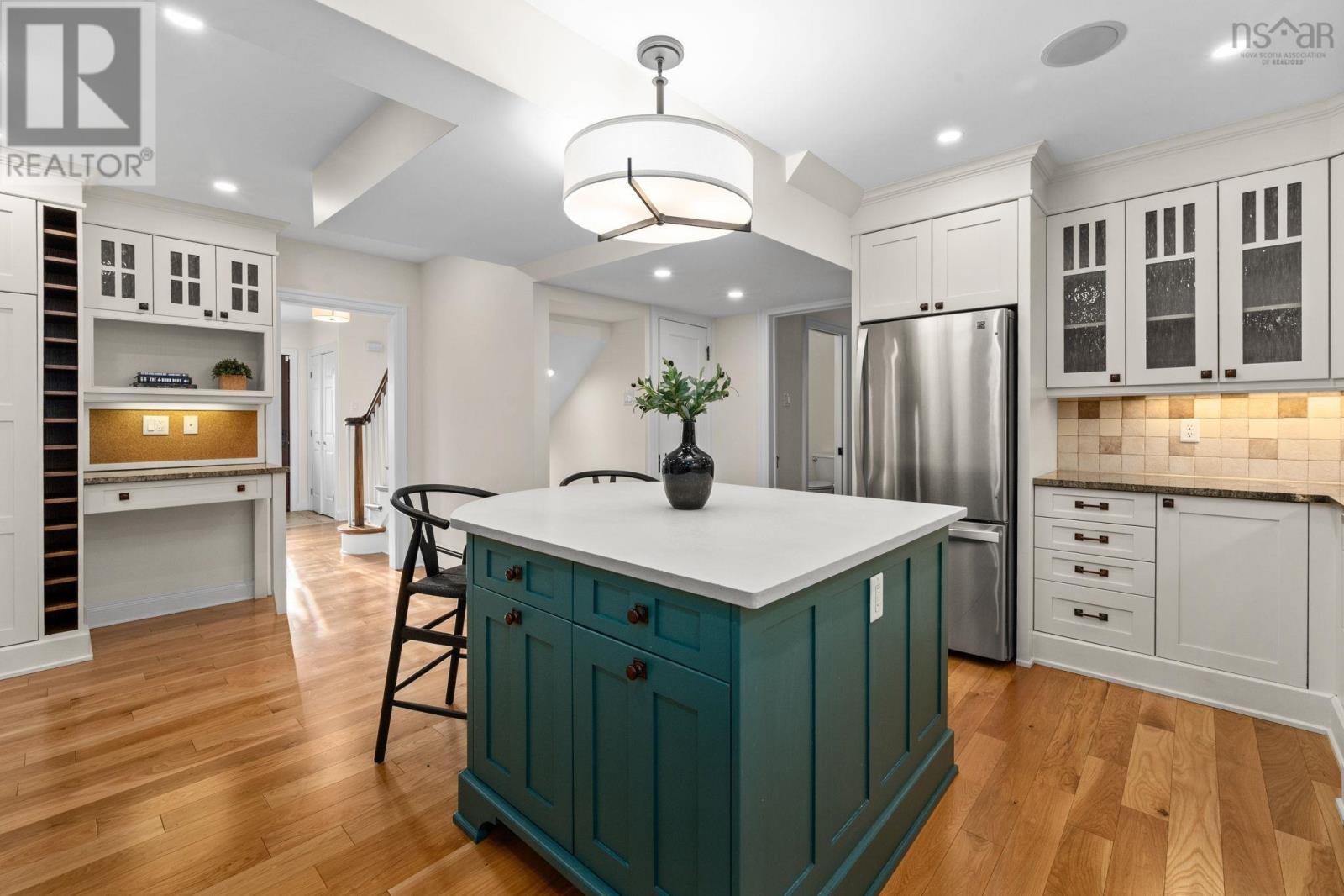 Property 19 of 50 of 1111 Rockcliffe Street