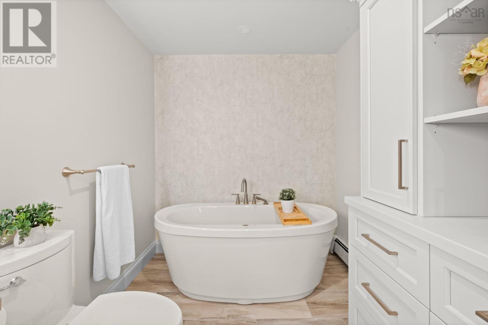 Property 31 of 50 of 1111 Rockcliffe Street