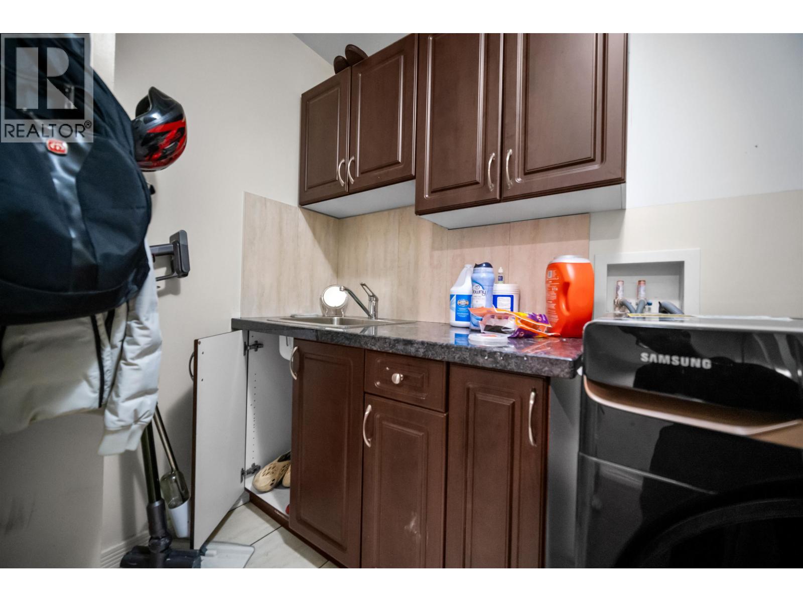 312 JARDINE STREET, New Westminster