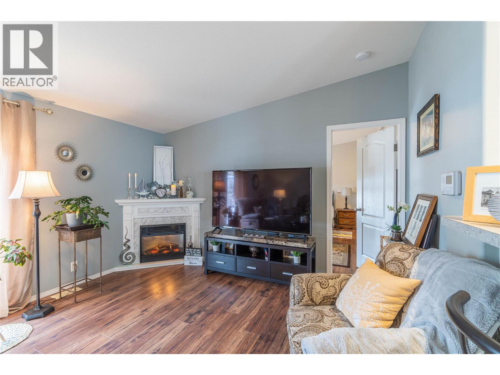 #1 768 SHUSWAP ROAD E - 31