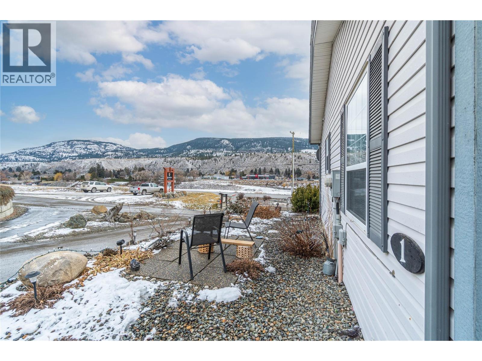 #1 768 SHUSWAP ROAD E - 38