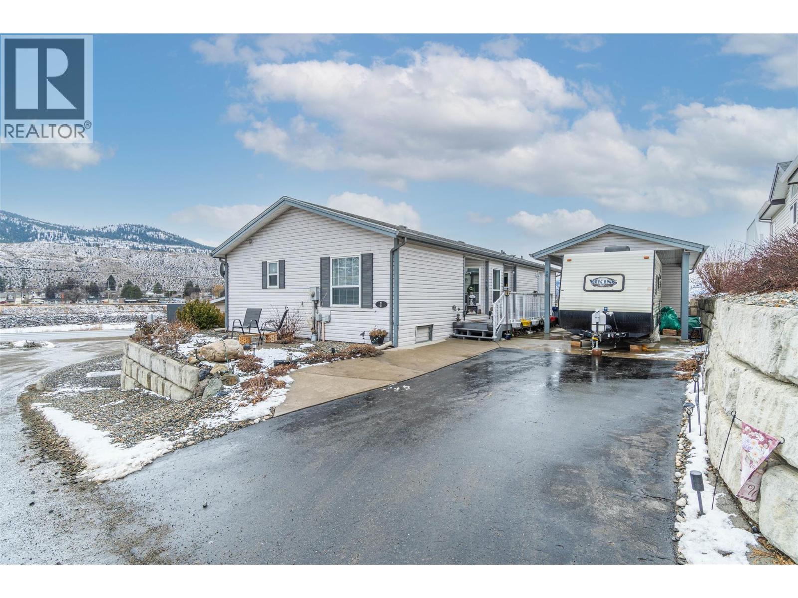 #1 768 SHUSWAP ROAD E - 39
