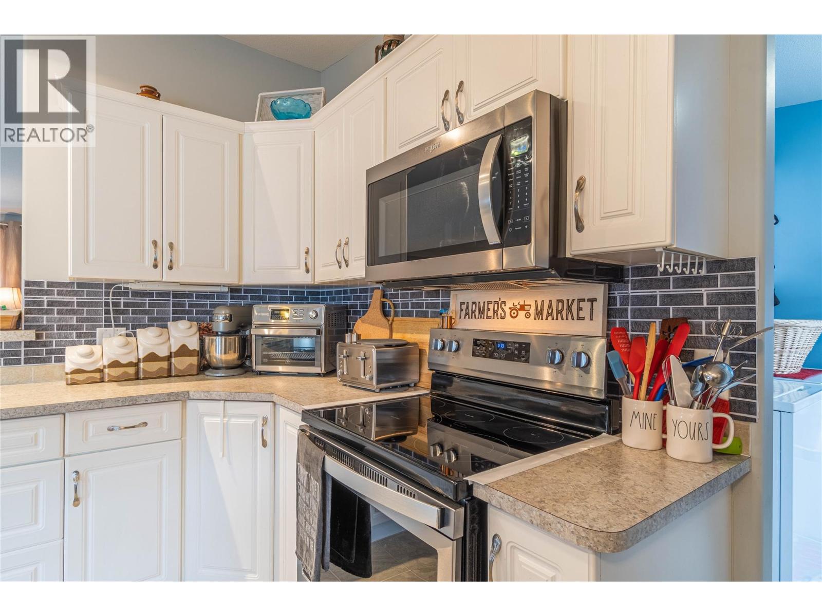 #1 768 SHUSWAP ROAD E - 18