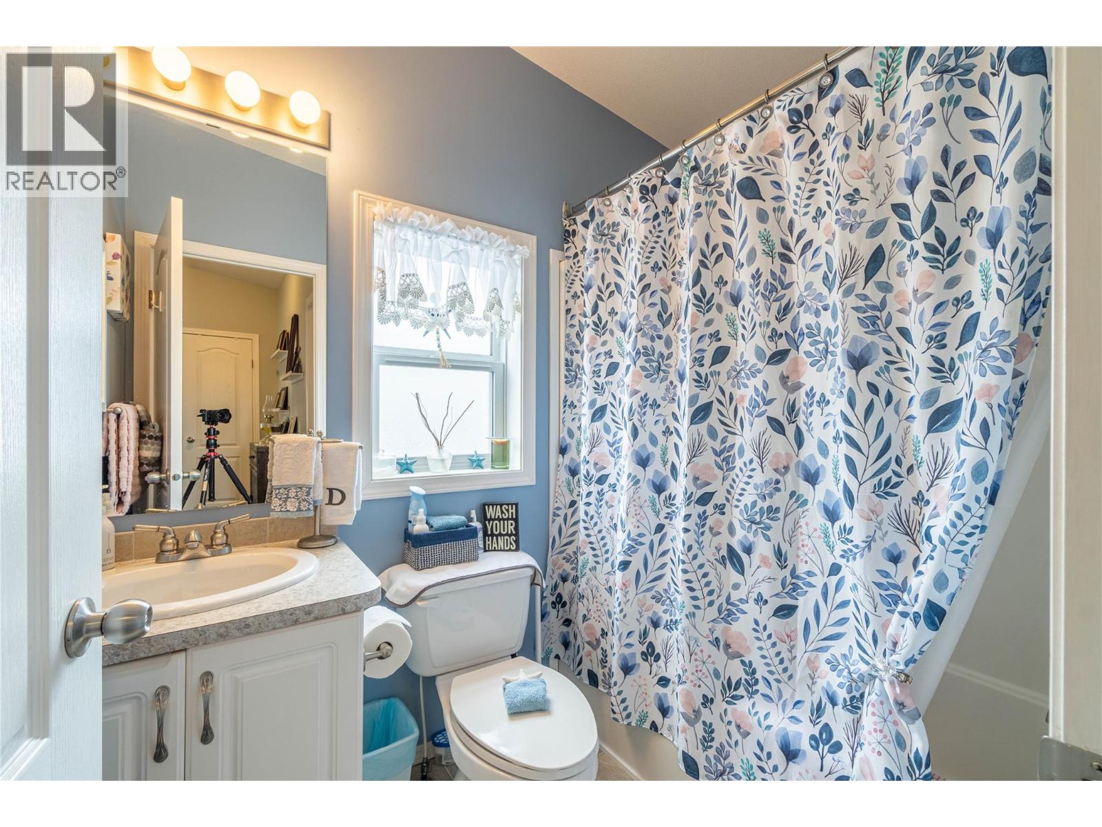 #1 768 SHUSWAP ROAD E - 11