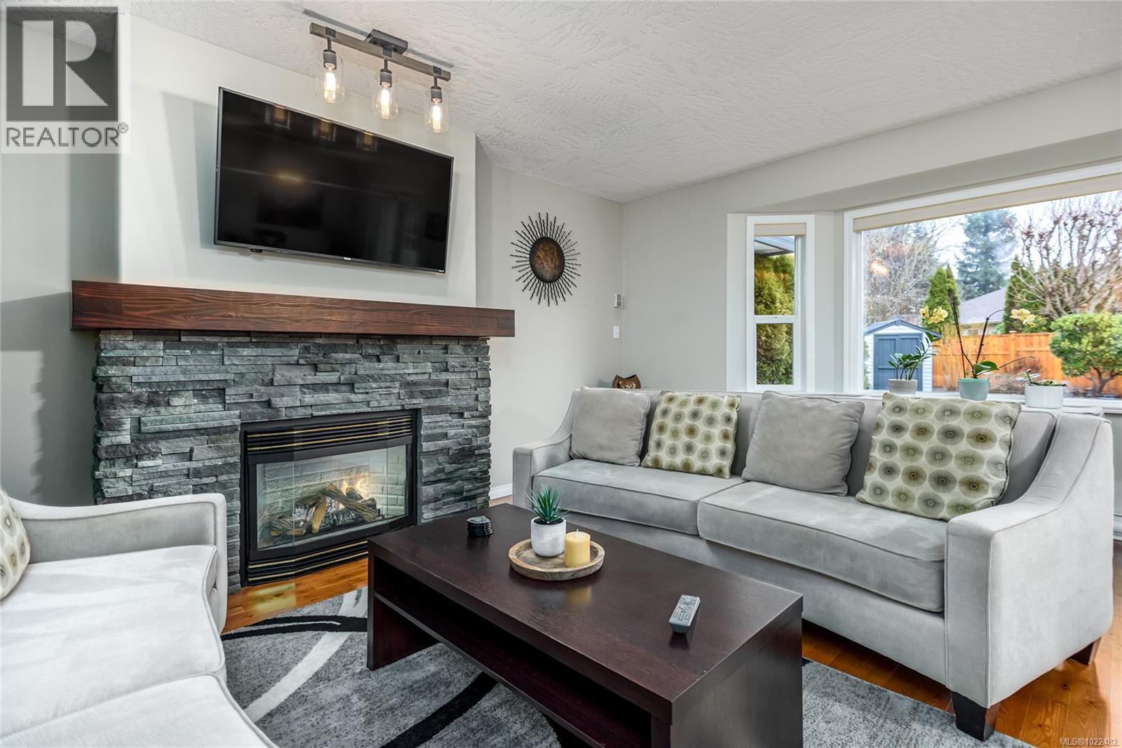 1940 St. Andrews Pl, Courtenay