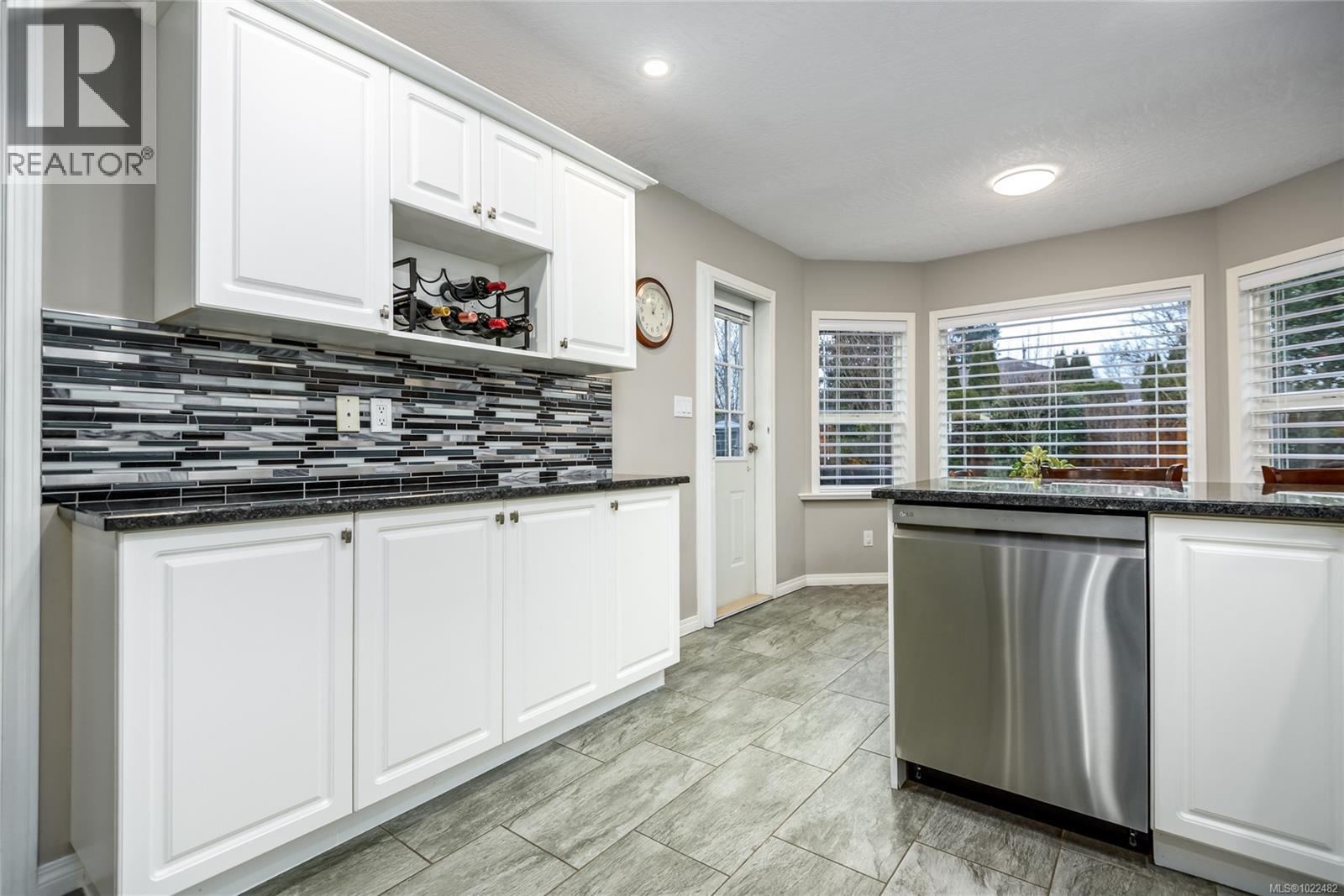 1940 St. Andrews Pl, Courtenay