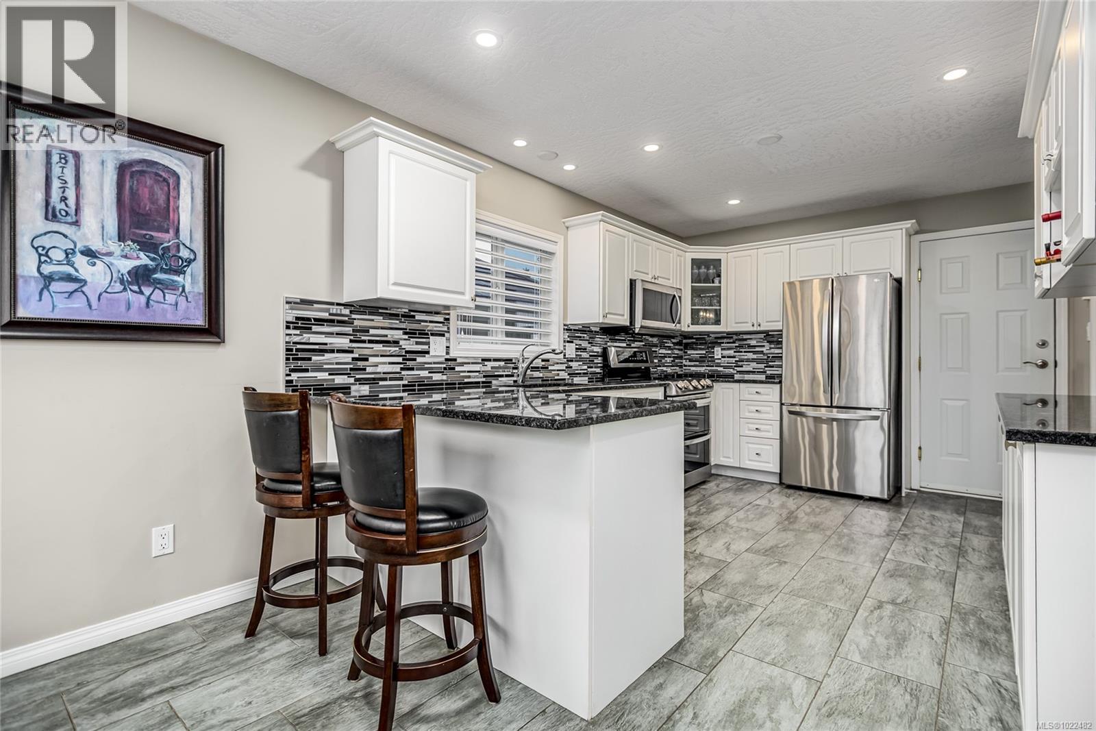 1940 St. Andrews Pl, Courtenay