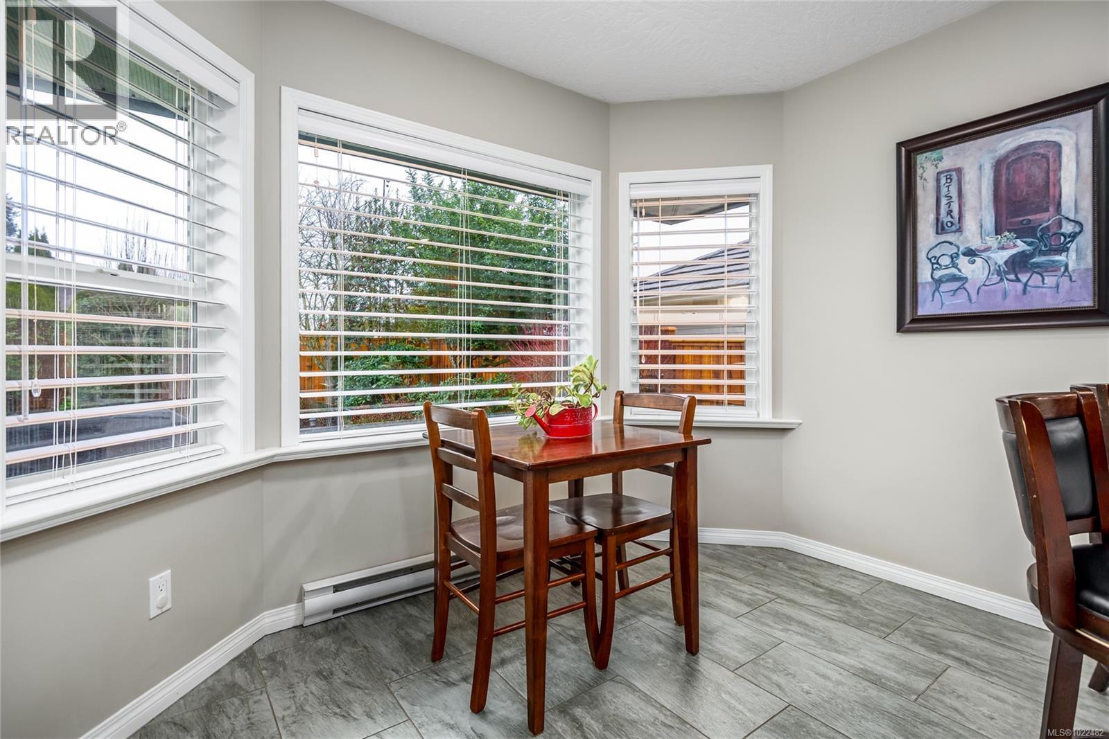 1940 St. Andrews Pl, Courtenay