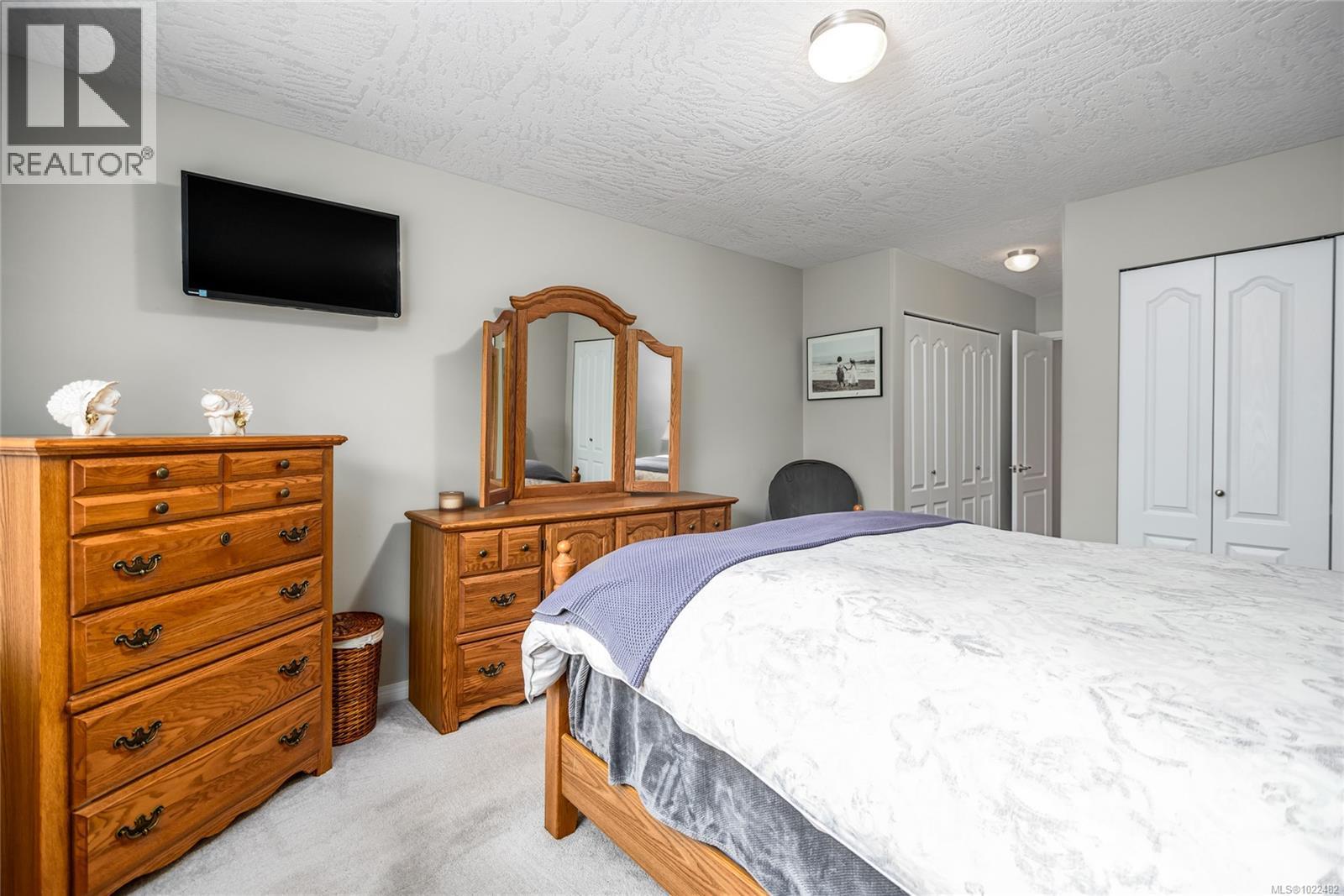 1940 St. Andrews Pl, Courtenay