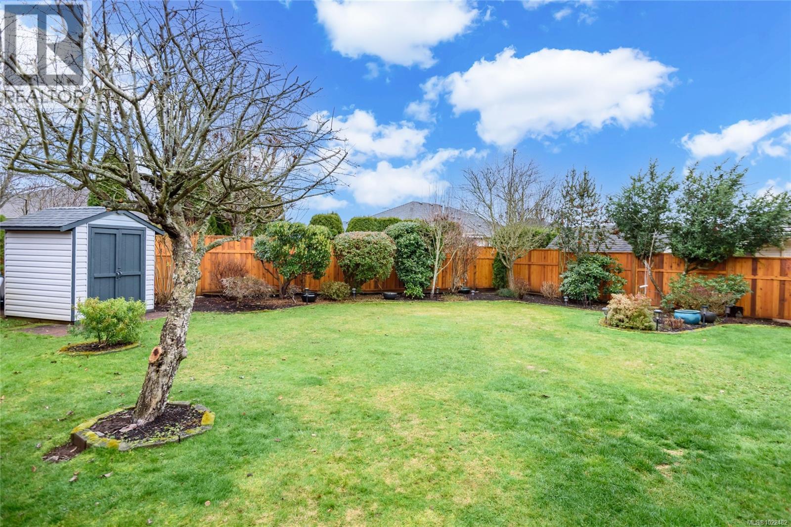 1940 St. Andrews Pl, Courtenay