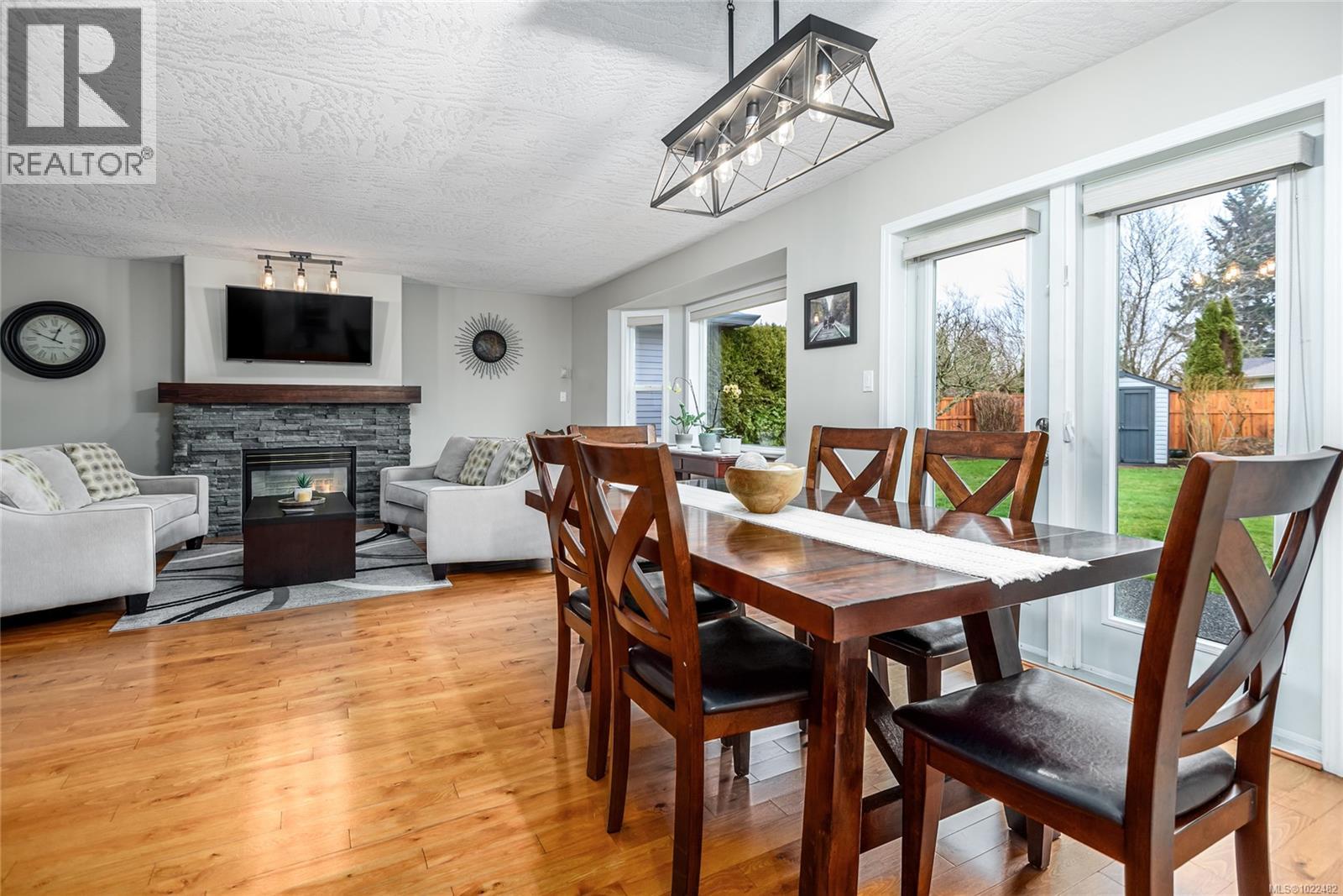 1940 St. Andrews Pl, Courtenay