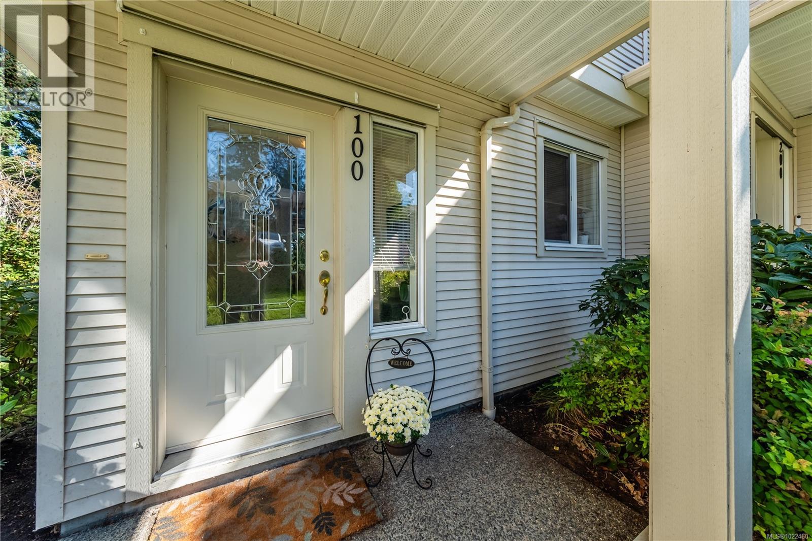 100 834 Varsity Way, Nanaimo