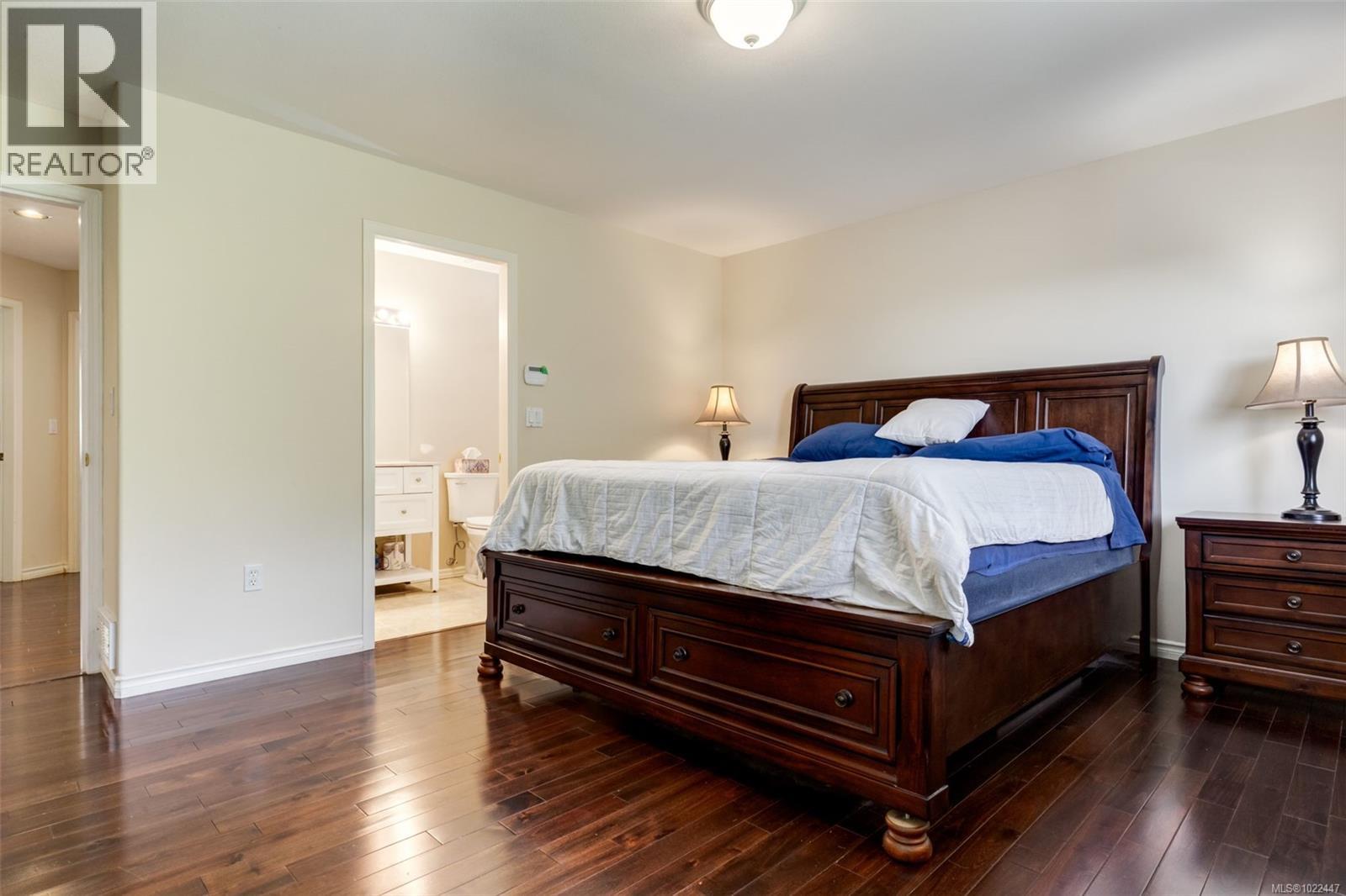 6422 Dover Rd, Nanaimo